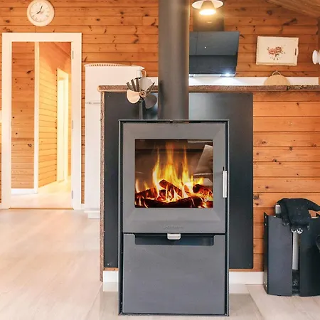 4 Person In Semesterbostad